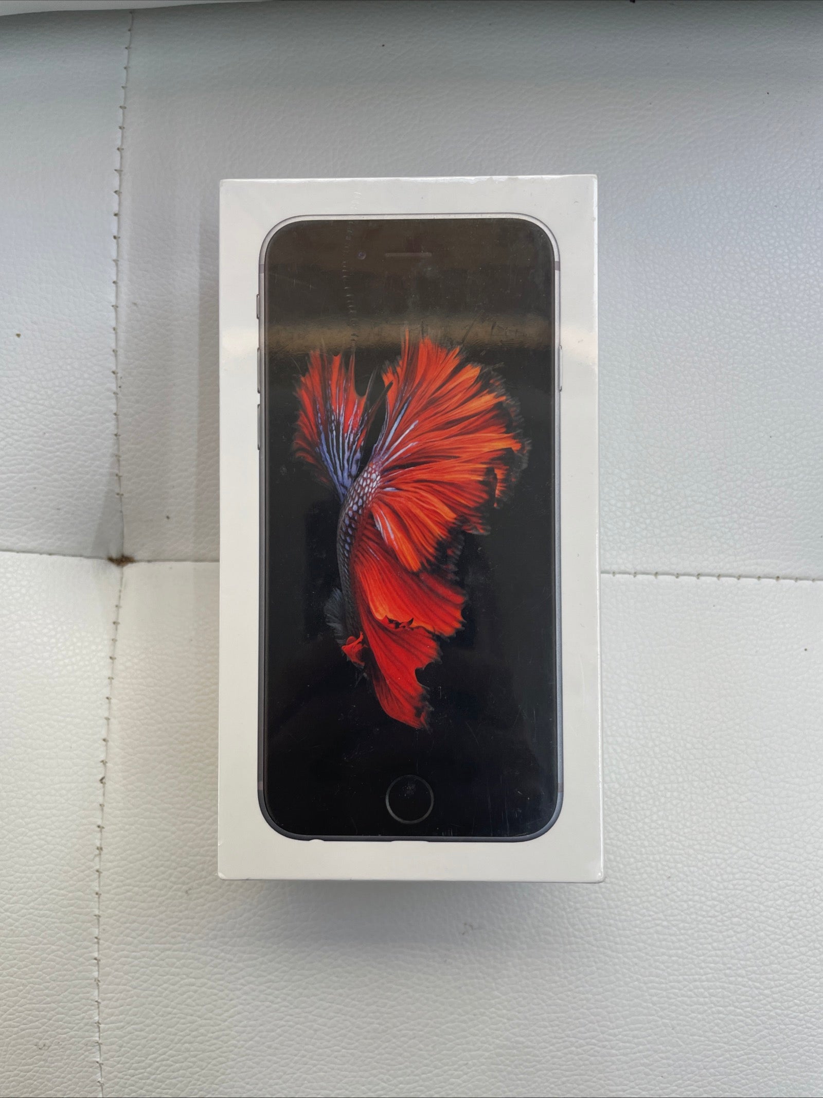 Apple iPhone 6s - 32GB - Space Gray A1633 MRPR2LL/A Brand New/Sealed